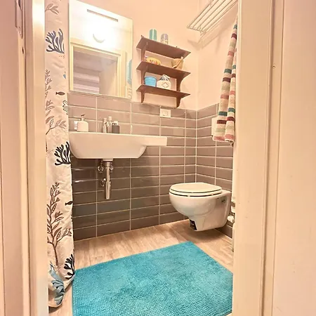 Casa Tra Mare E Montagna A Dei Marmi Casa vacanze *