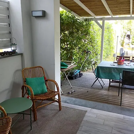 Casa Tra Mare E Montagna A Dei Marmi フォルテ・デイ・マルミ